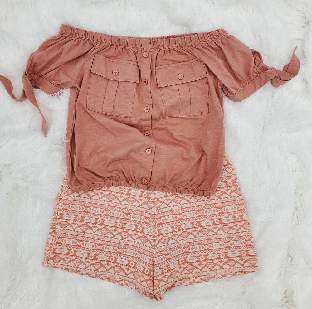 Bundle #1 Women's Off-Shoulder Top in Pink Size S Juniors And Pink Short Size S